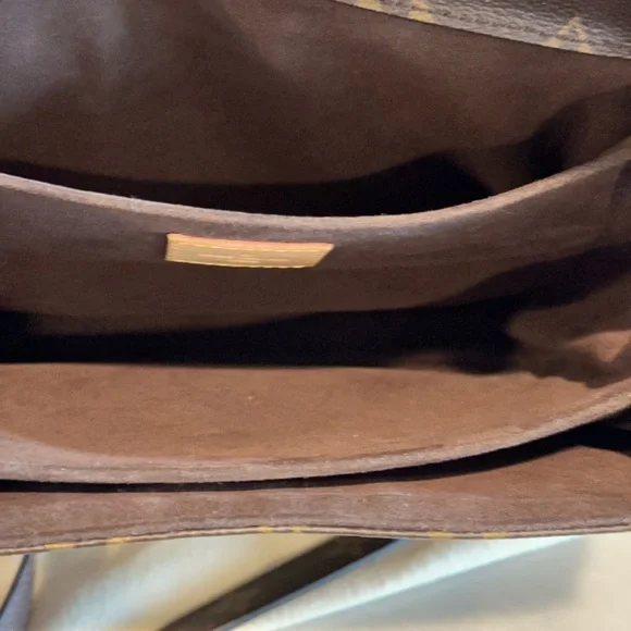 Louis Vuitton Pochette Métis - Picture 12 of 15